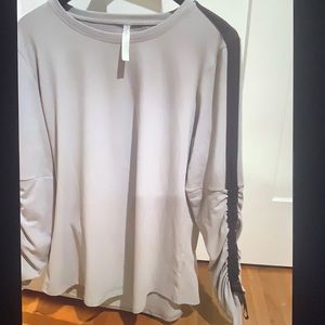 Fabletics Cashel Long-Sleeve Light Grey Tee